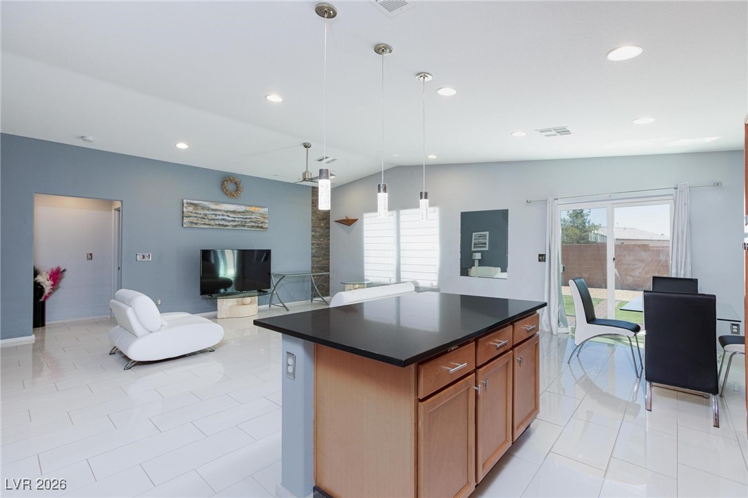 3843 East Gunnison Avenue