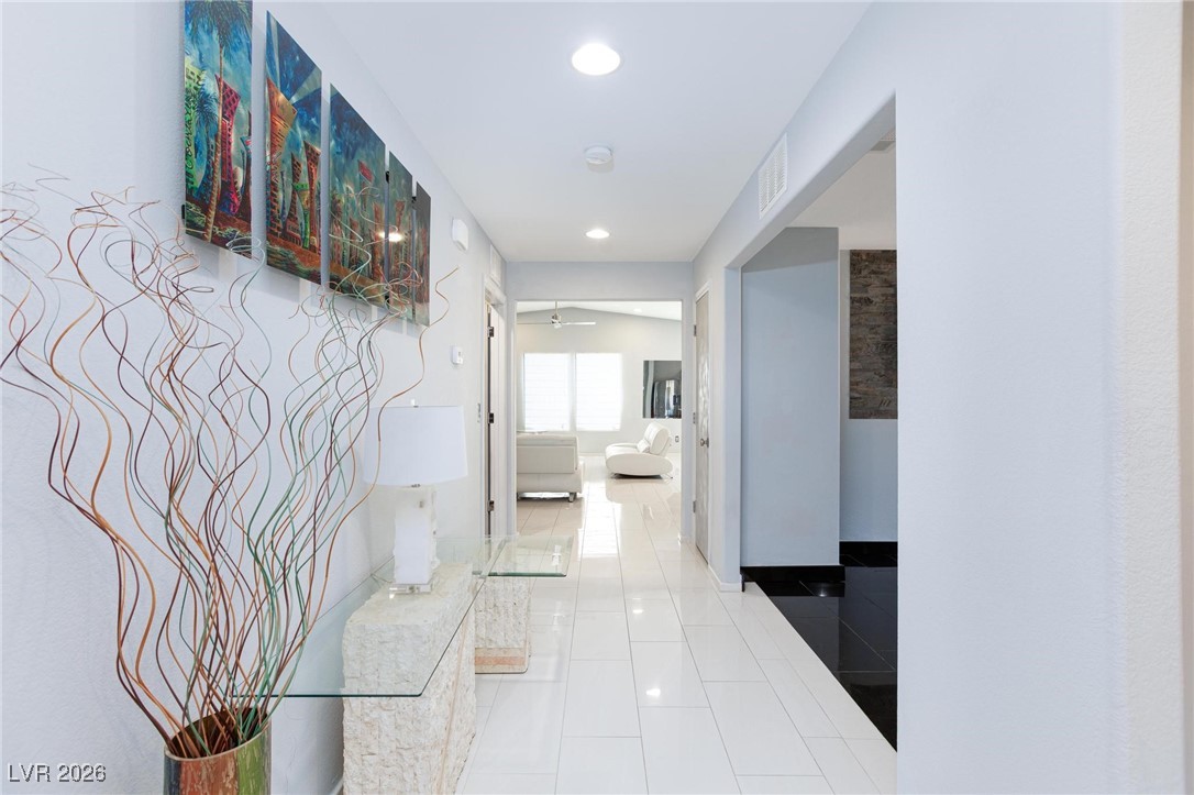 3843 East Gunnison Avenue