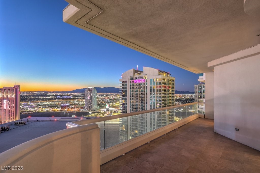 2877 Paradise Road 3302