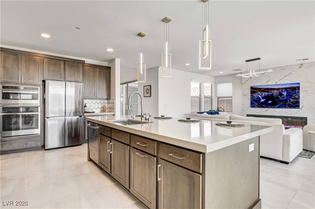 12039 Rockview Point Street