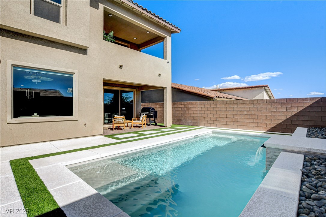 12039 Rockview Point Street