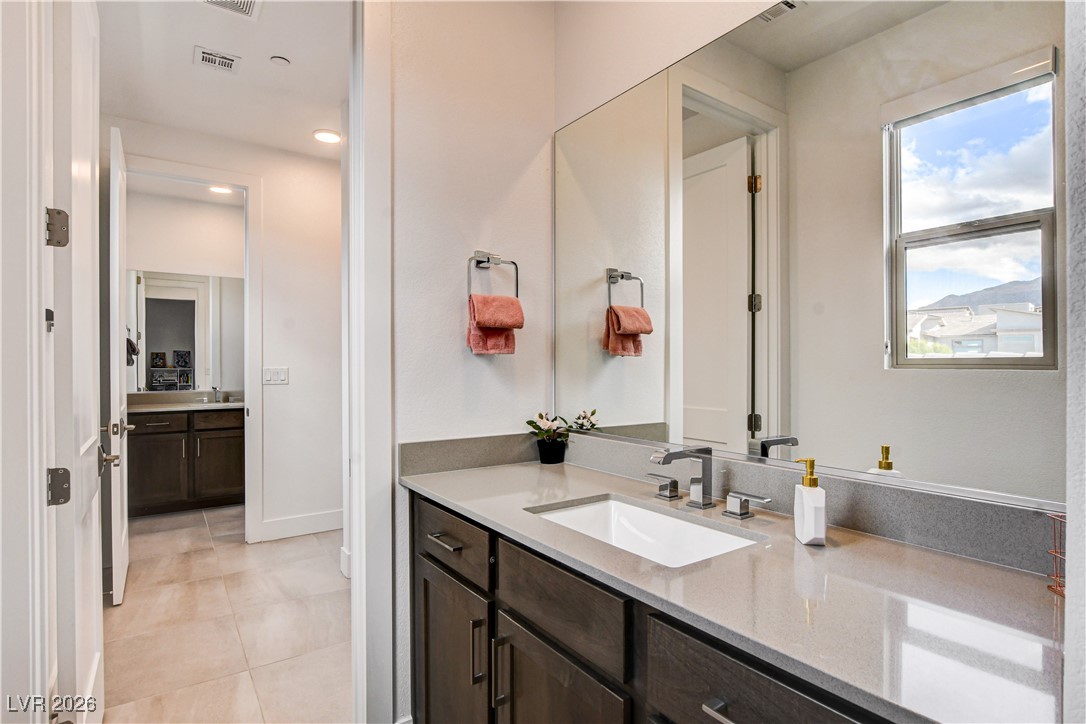 12039 Rockview Point Street