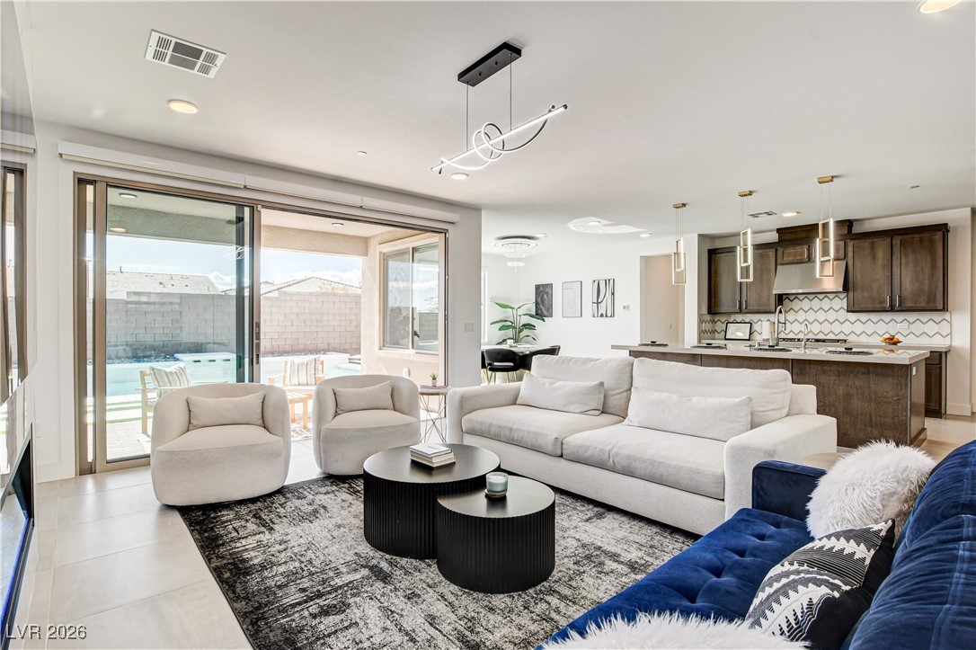 12039 Rockview Point Street