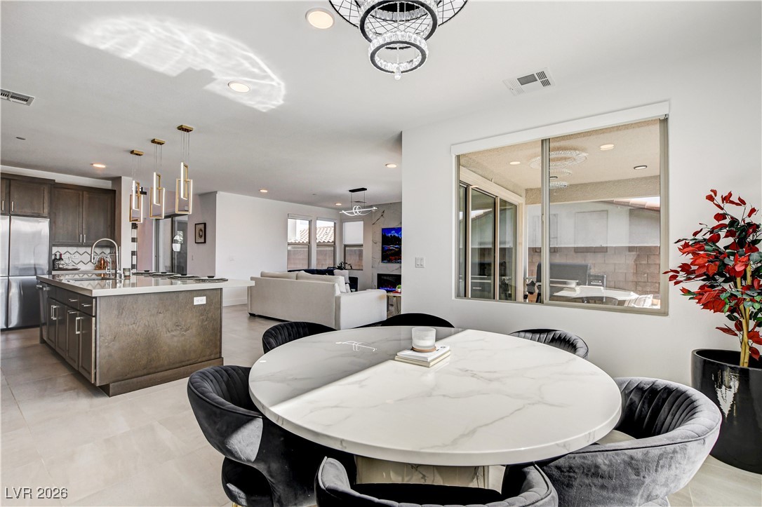 12039 Rockview Point Street