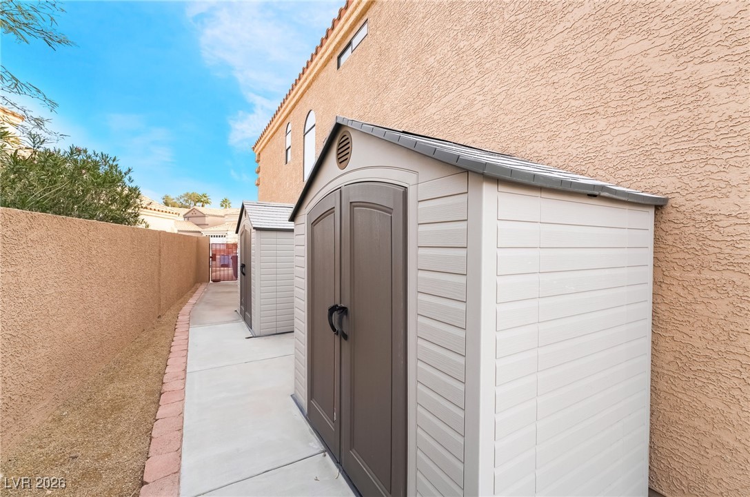 9625 Intercoastal Drive