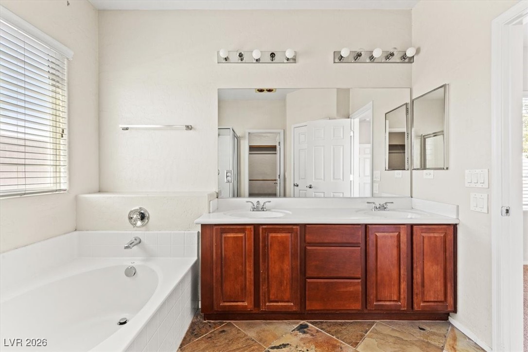 6836 Woodland Vase Court