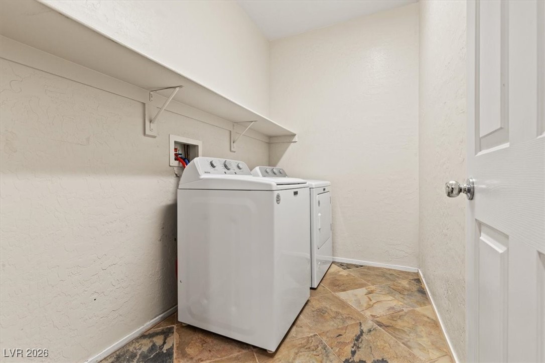 6836 Woodland Vase Court