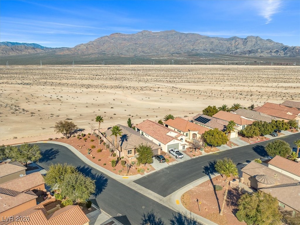 6836 Woodland Vase Court