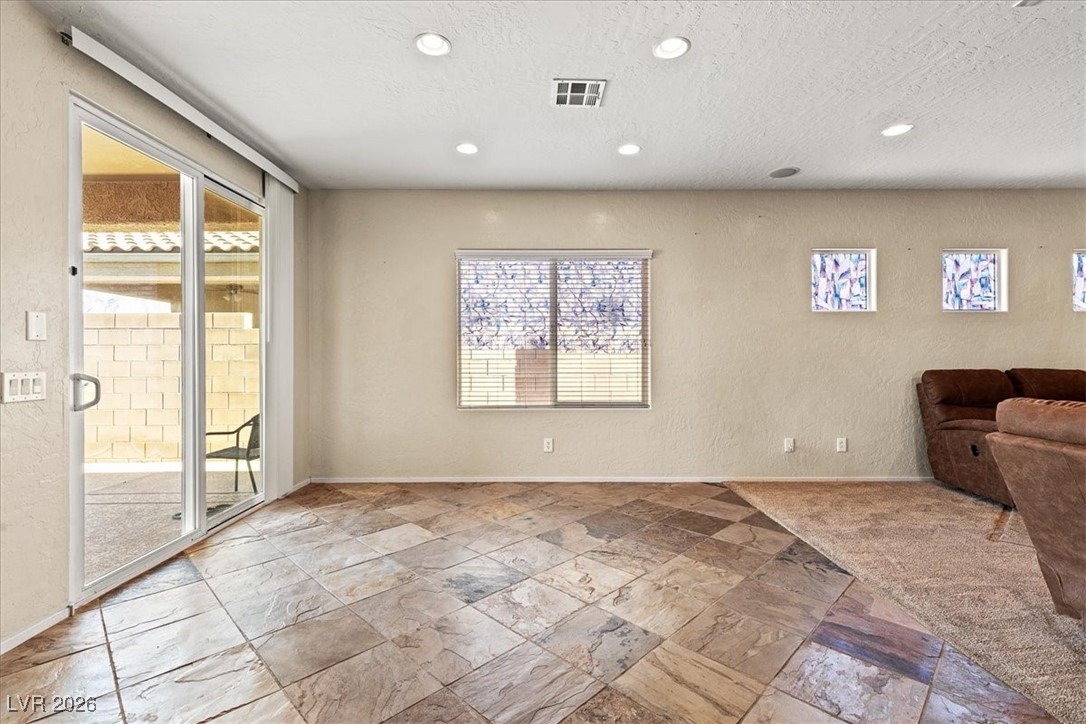 6836 Woodland Vase Court