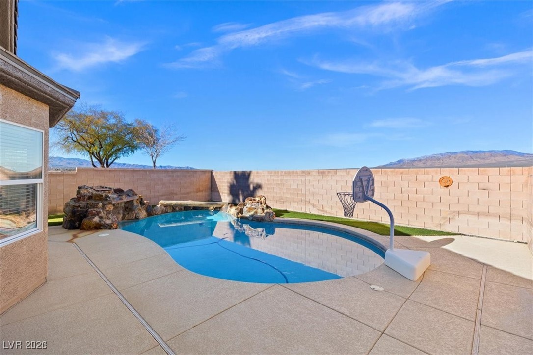 6836 Woodland Vase Court