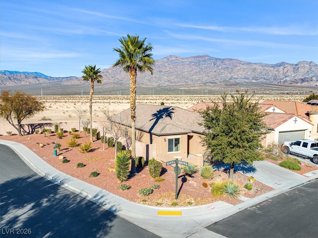 6836 Woodland Vase Court