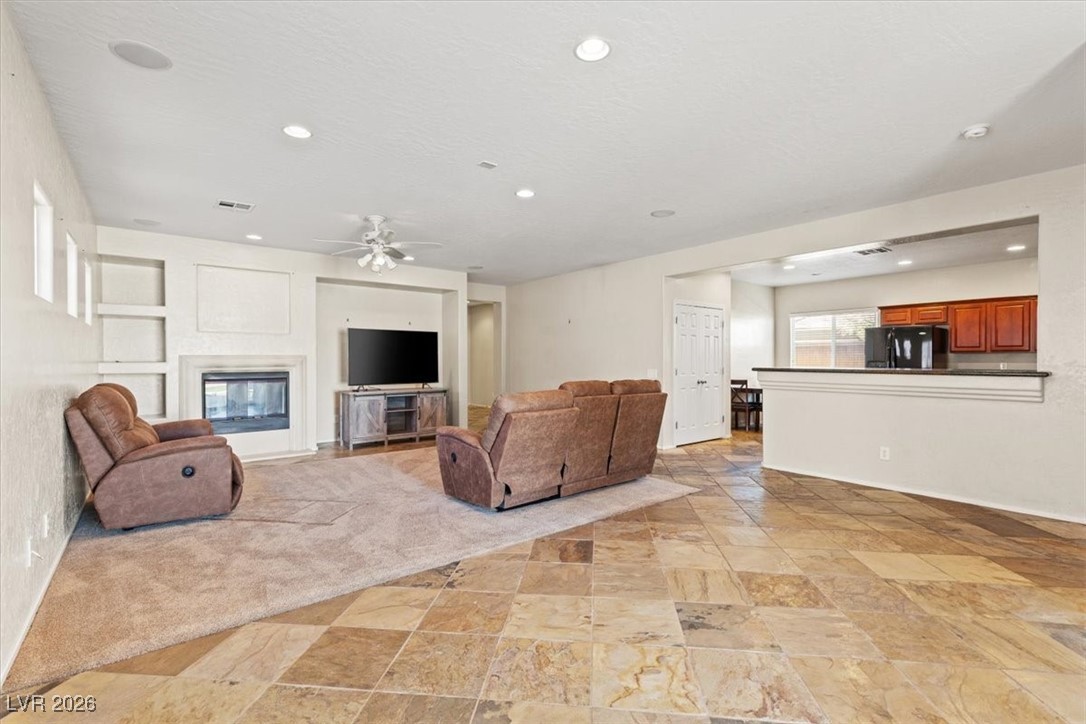 6836 Woodland Vase Court