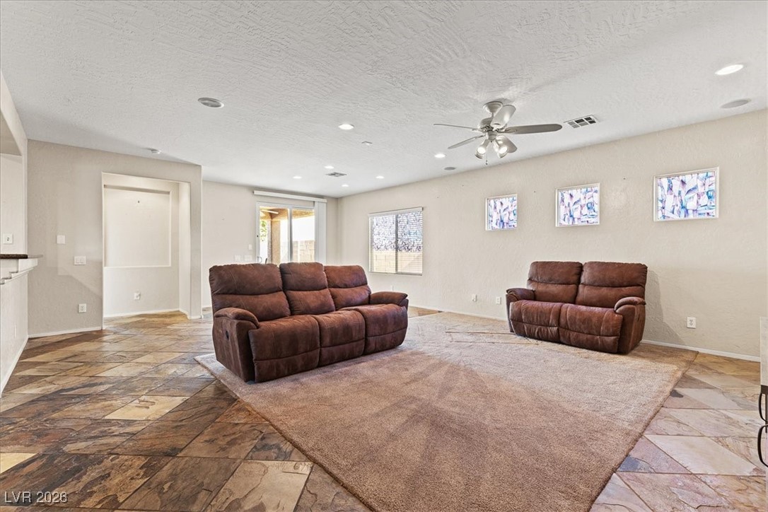 6836 Woodland Vase Court