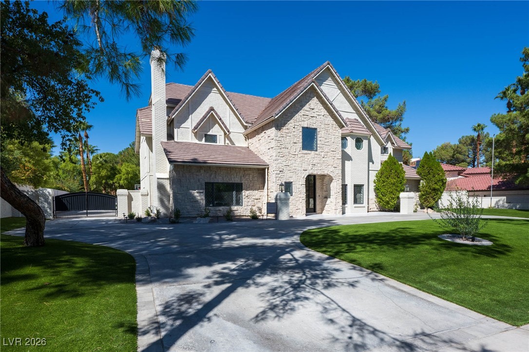 30 Quail Hollow Drive