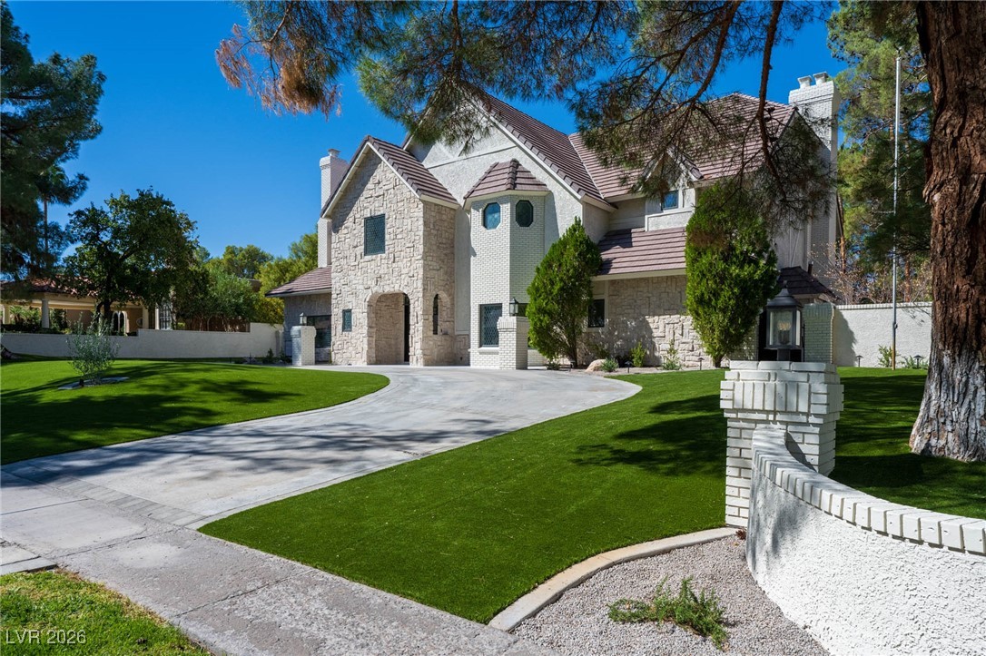 30 Quail Hollow Drive