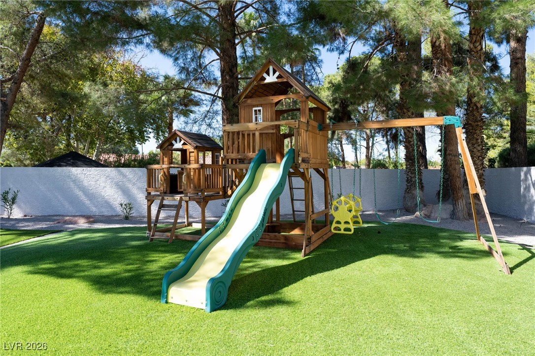 30 Quail Hollow Drive