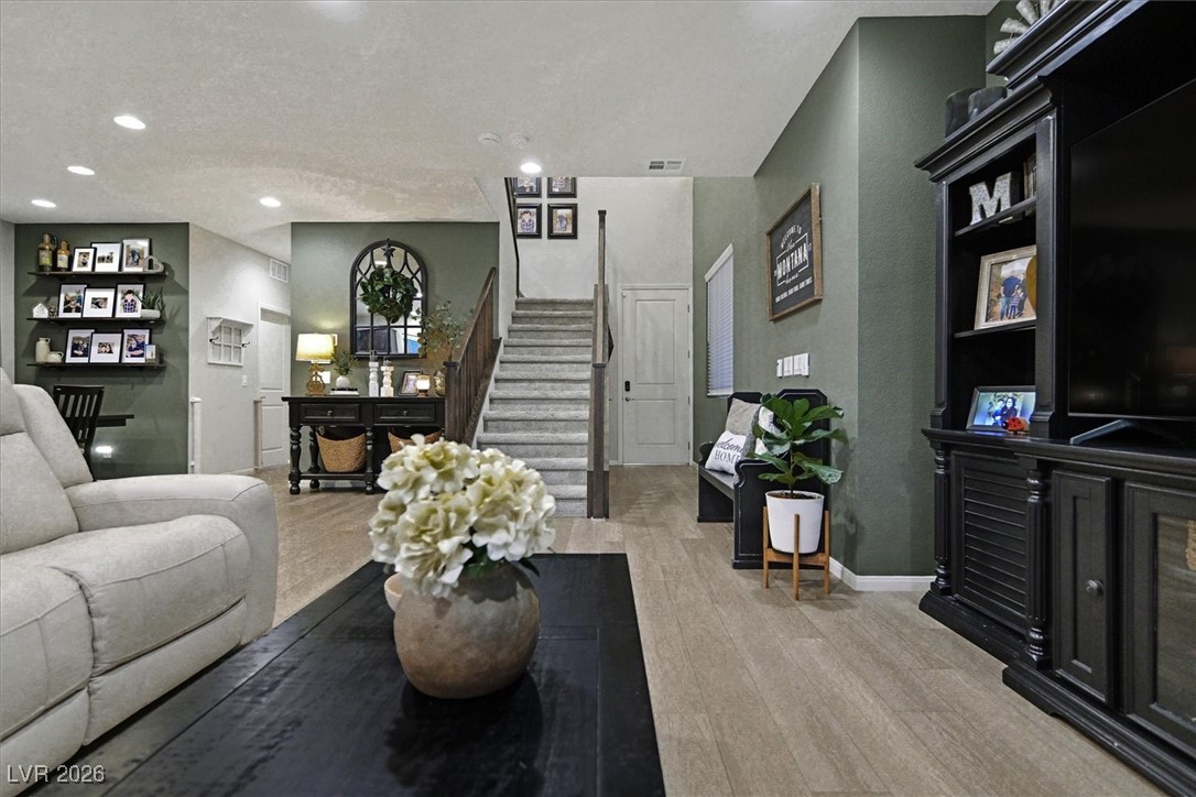 9996 Blue Rain Street