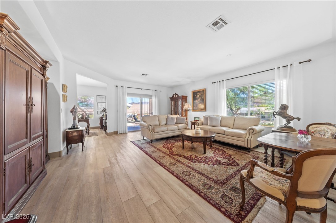 550 South Kings Links Street