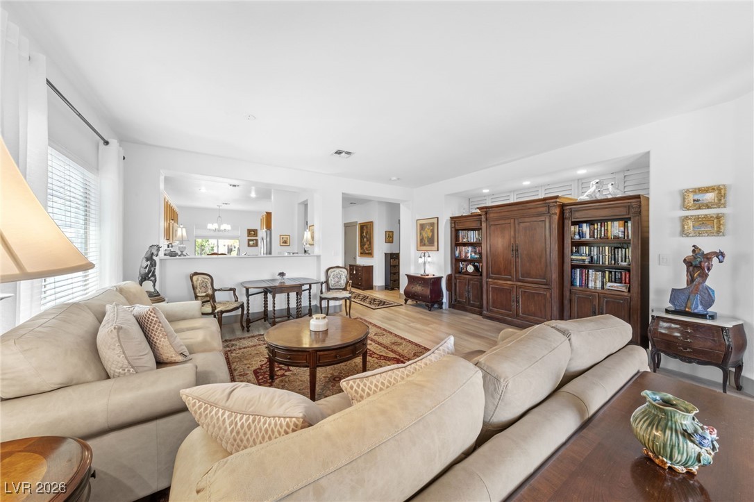 550 South Kings Links Street