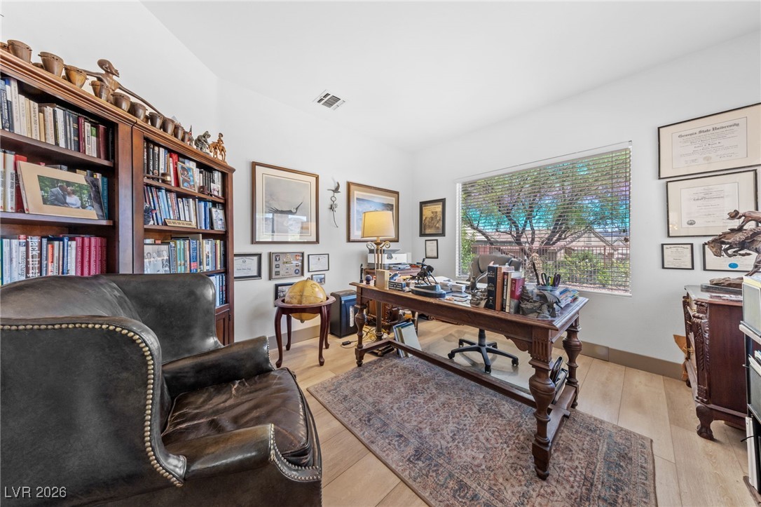 550 South Kings Links Street