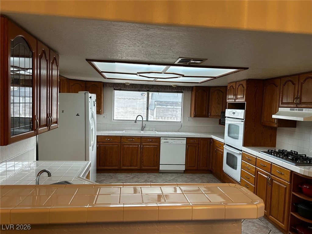 4465 East Cleveland Avenue