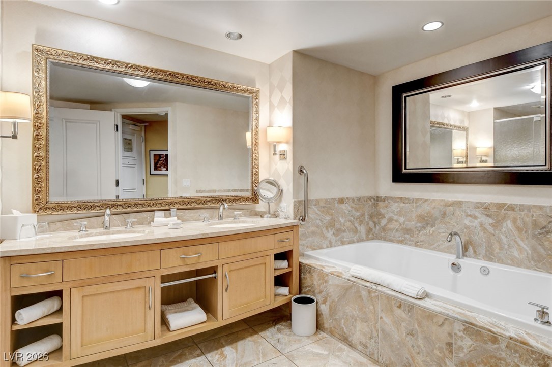 2000 North Fashion Show Drive 4117