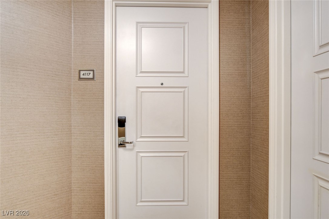 2000 North Fashion Show Drive 4117