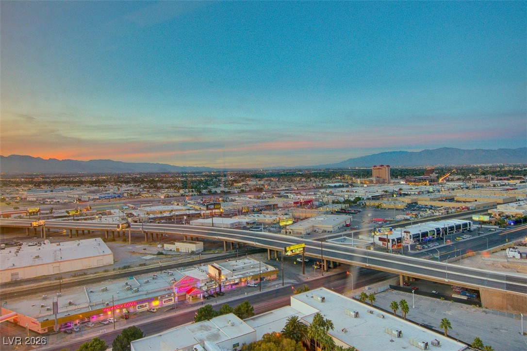 2000 North Fashion Show Drive 4117