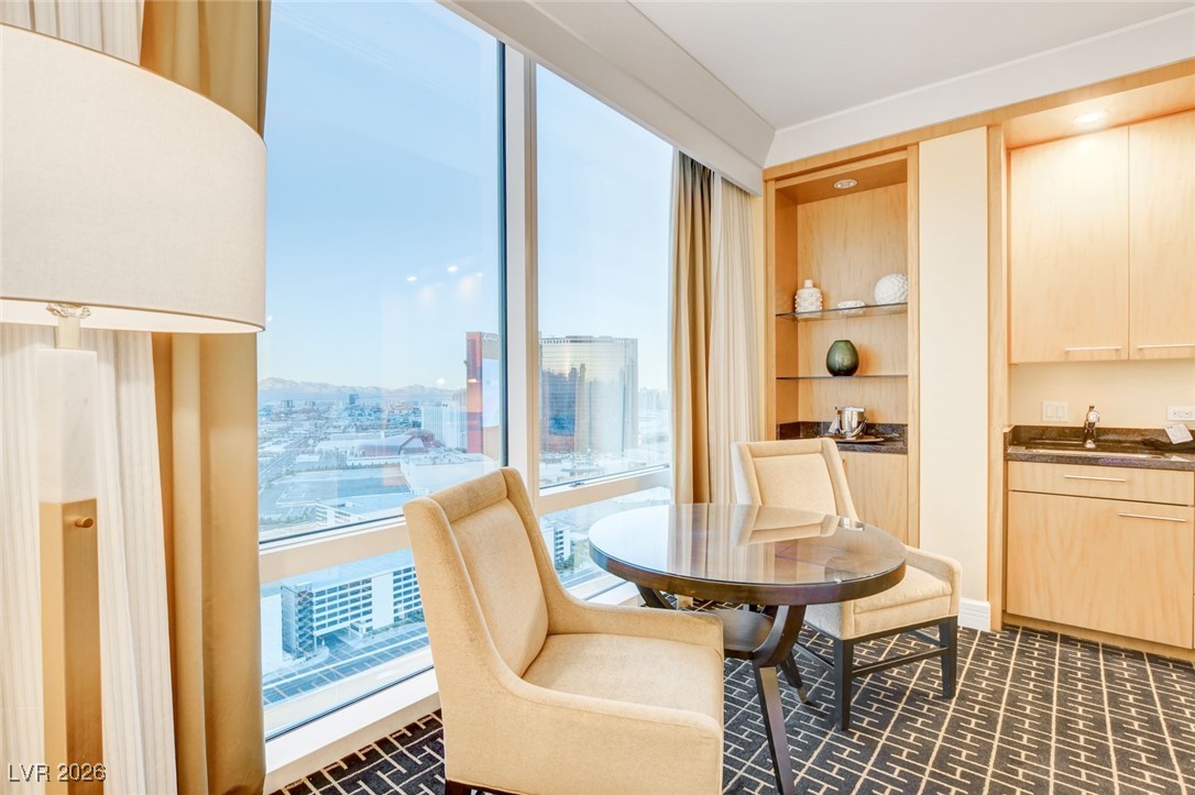 2000 North Fashion Show Drive 4117