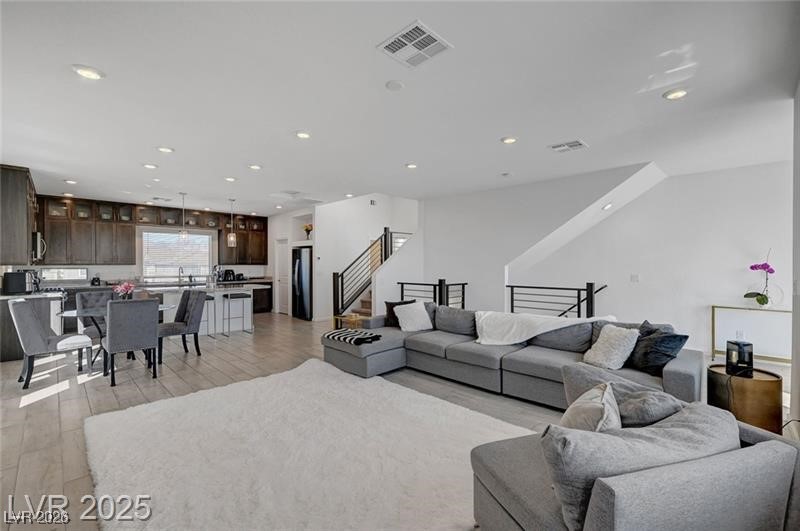 7953 Mountain Lilac Street