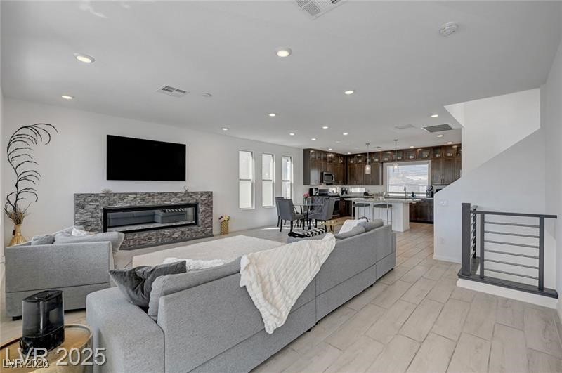 7953 Mountain Lilac Street