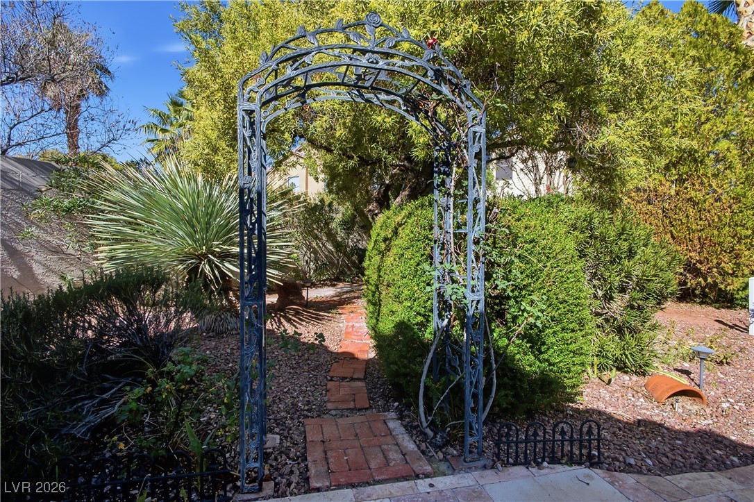 6356 Gentlewood Avenue