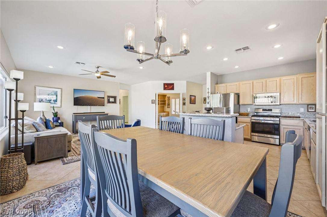 2582 Downeyville Avenue