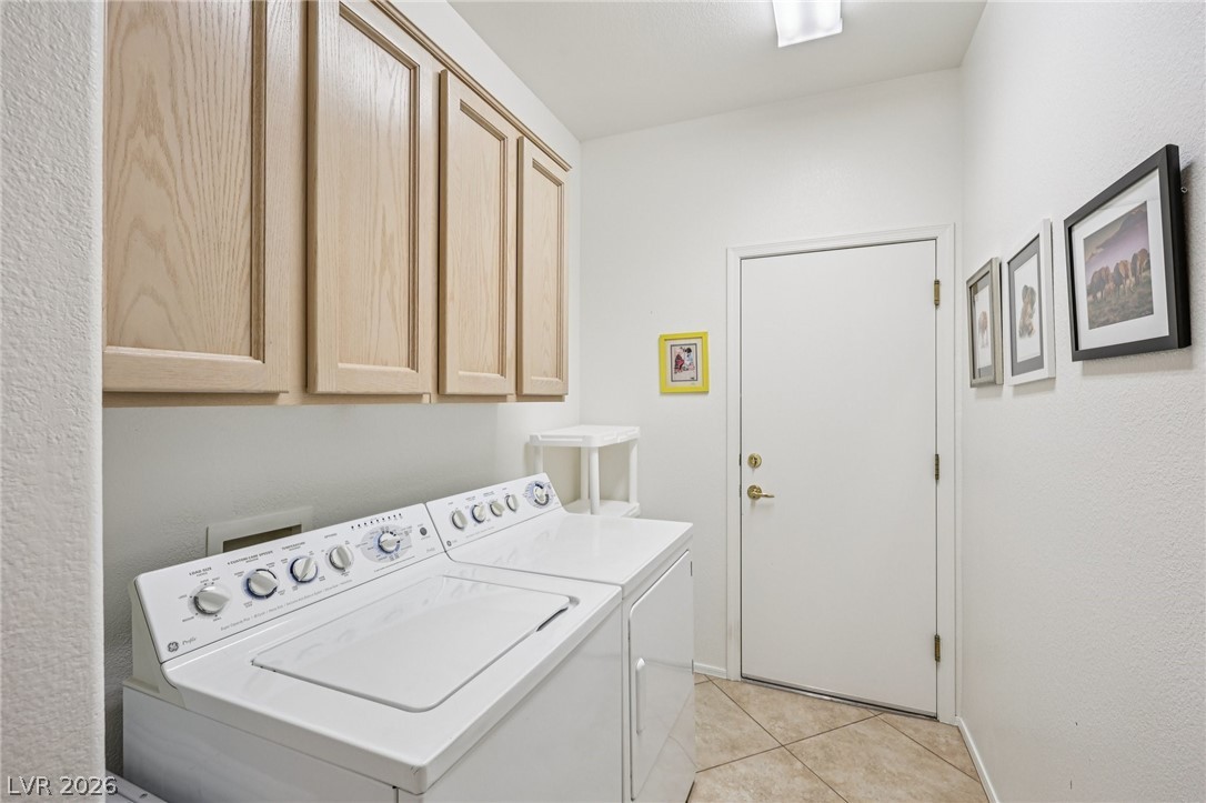 2582 Downeyville Avenue