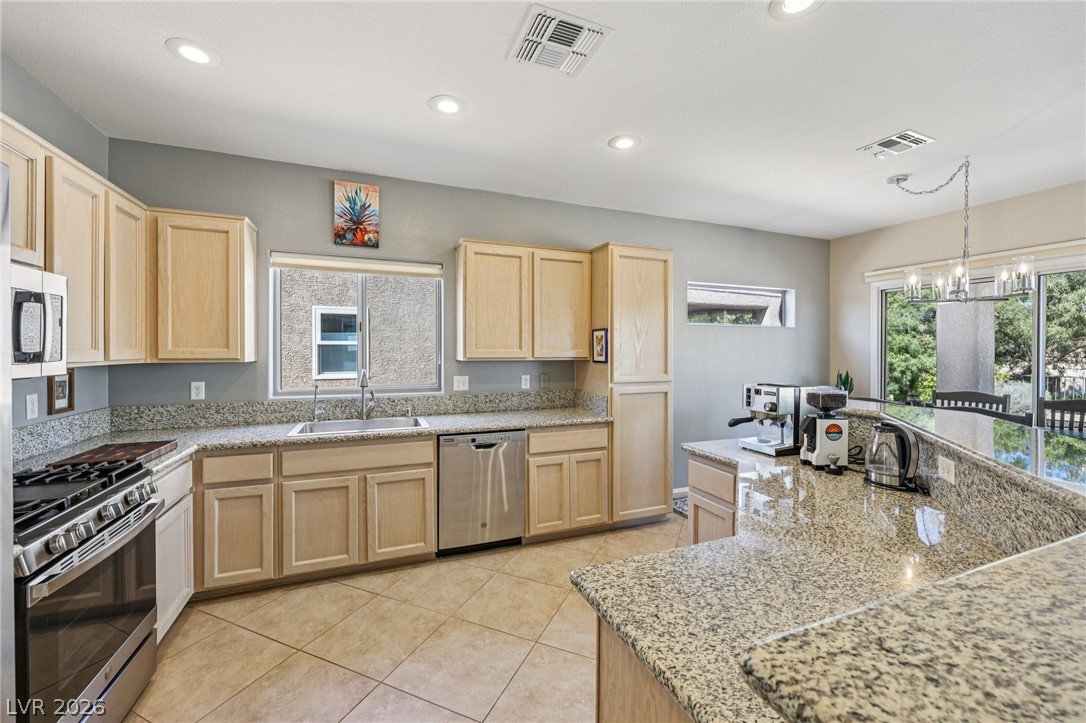 2582 Downeyville Avenue