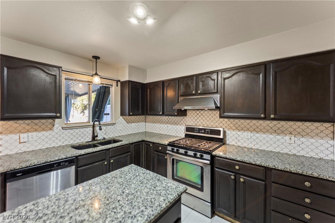 6013 Pebble Grey Lane