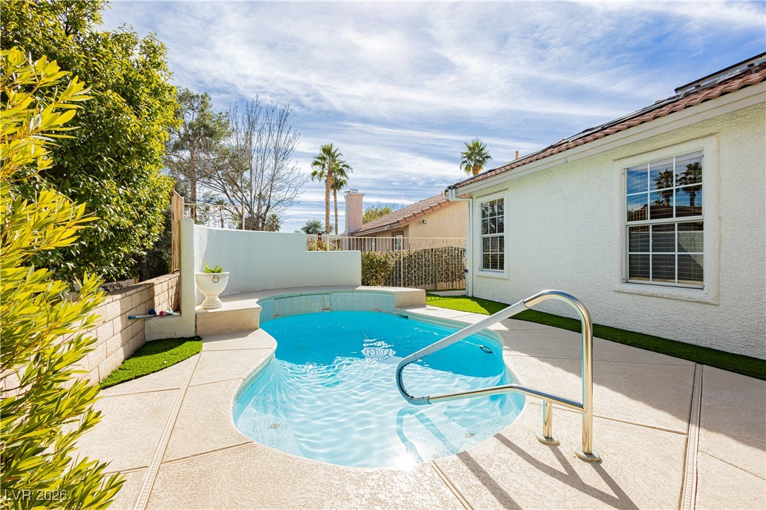 5520 Cranwood Court