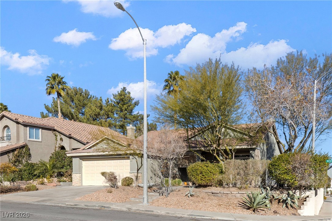 1886 Desert Forest Way
