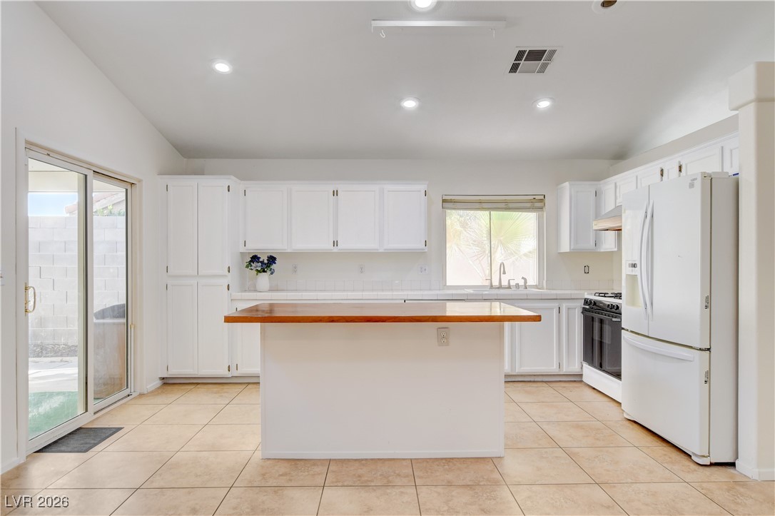 4816 White Aspen Avenue