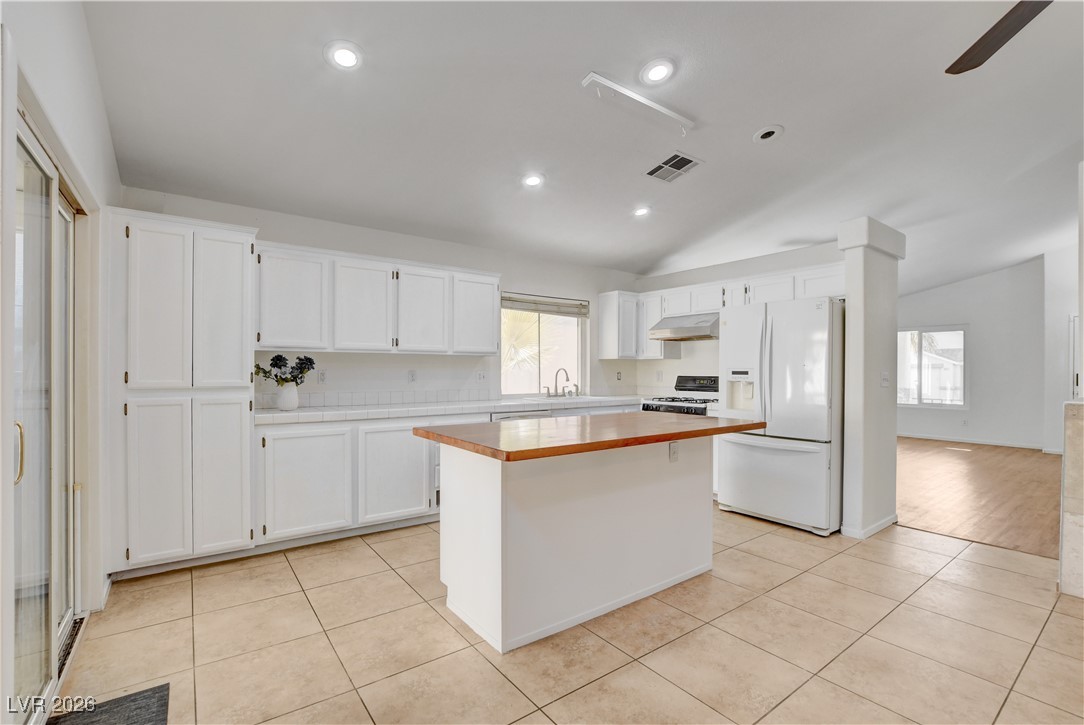 4816 White Aspen Avenue