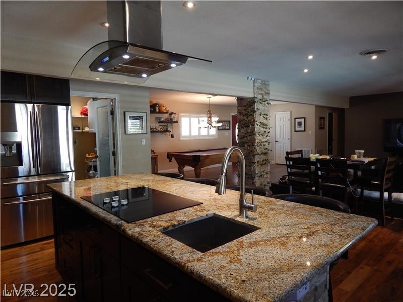 2712 West Oakey Boulevard