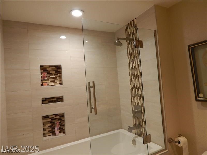 2712 West Oakey Boulevard