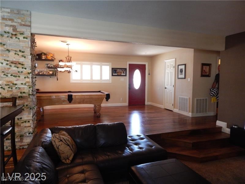 2712 West Oakey Boulevard