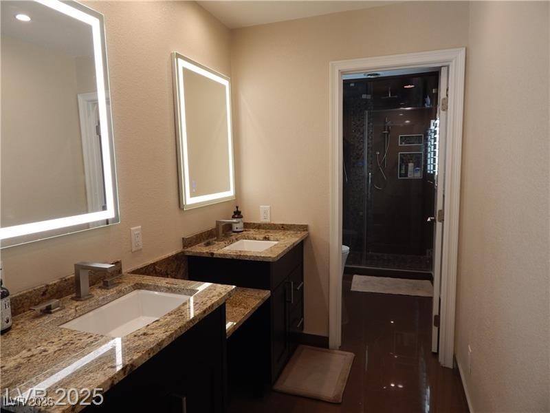 2712 West Oakey Boulevard