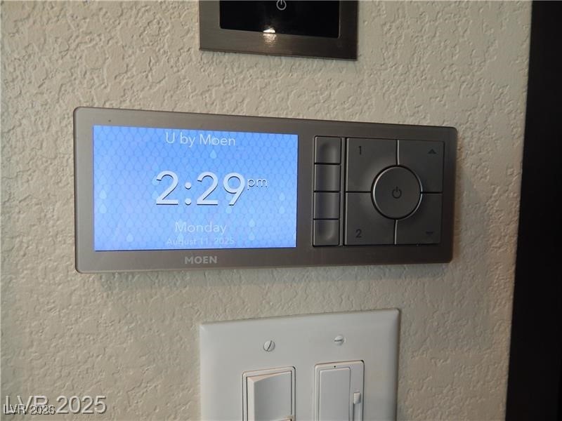 2712 West Oakey Boulevard