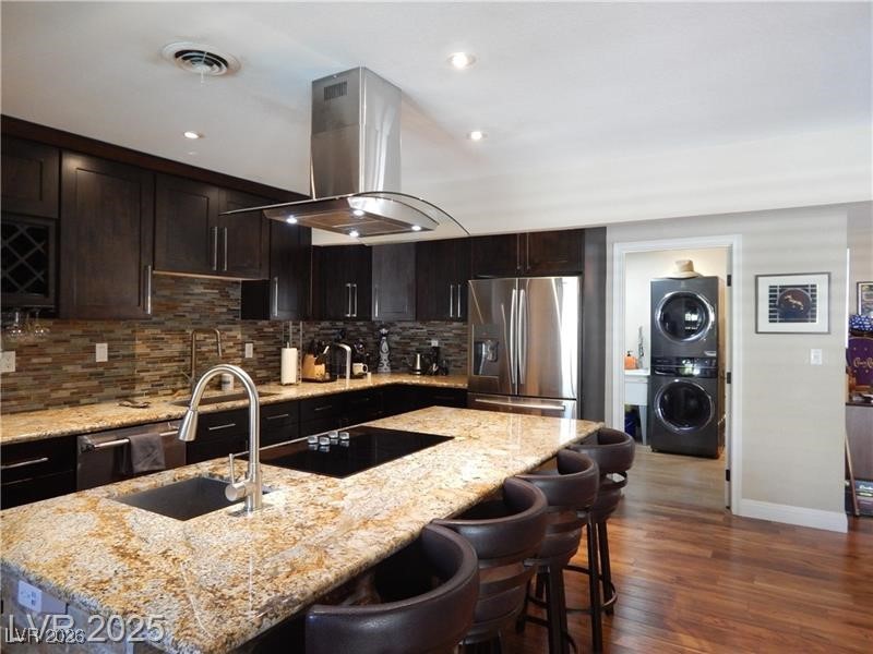 2712 West Oakey Boulevard