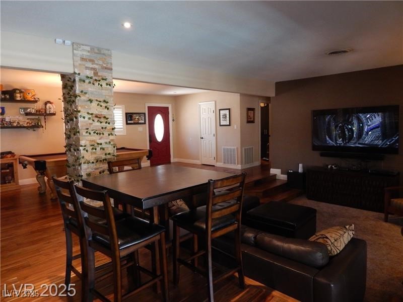 2712 West Oakey Boulevard