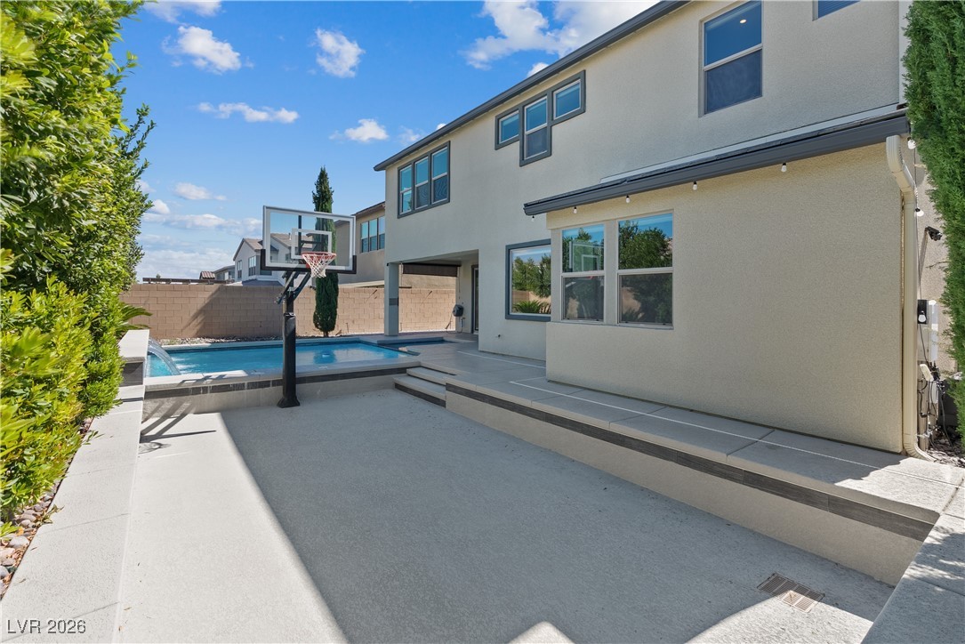 9710 Hiking Avenue