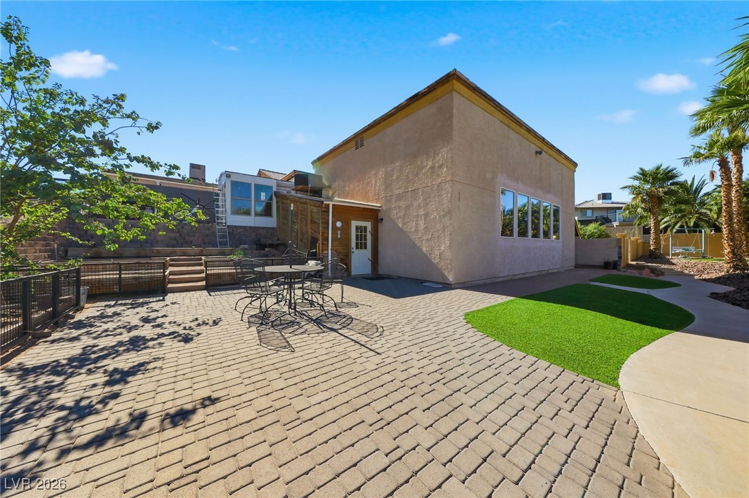 1008 Santa Helena Avenue