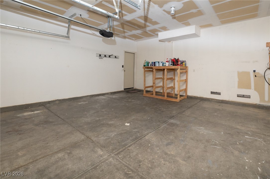 5866 Hollingshed Court